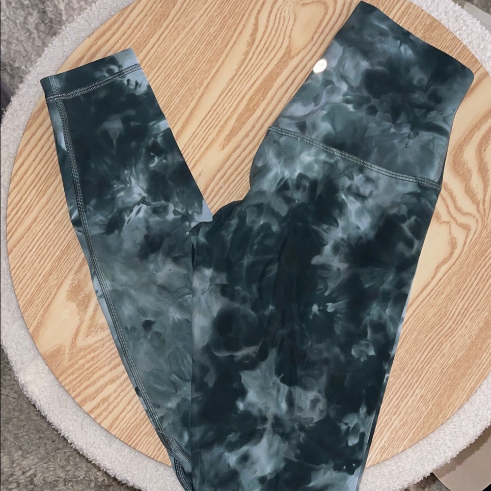 Lululemon - Align 28”